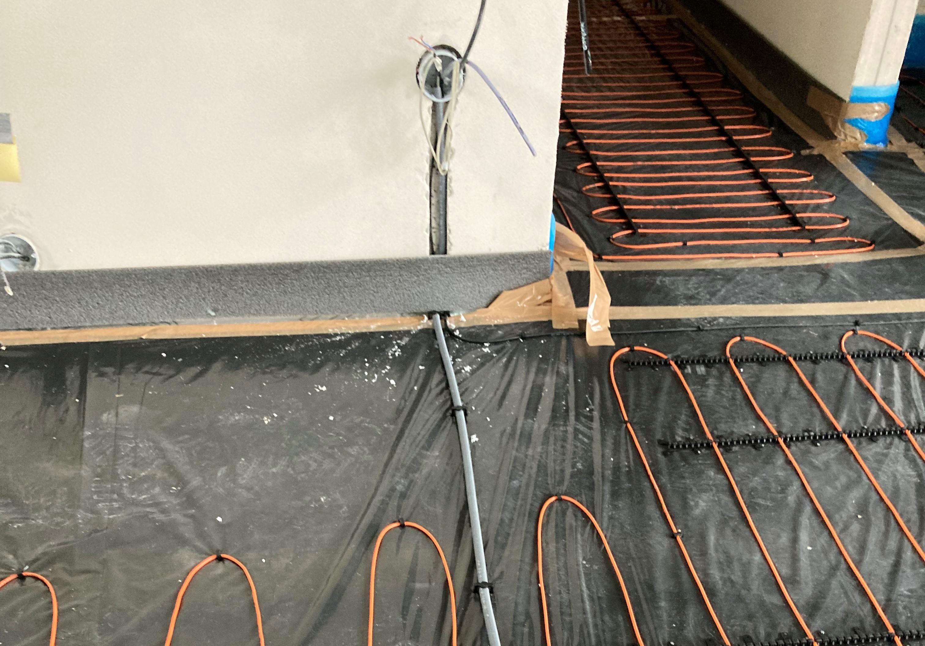Elektrick podlahov topen Dina